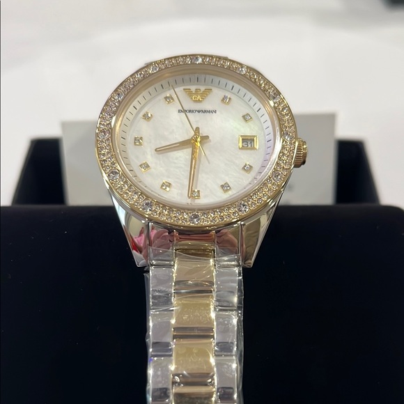 Emporio Armani LEO MOTHER PEARL DIAL-GOLD SILVER CRYSTAL AR11520 BRAND NEW - Picture 2 of 5
